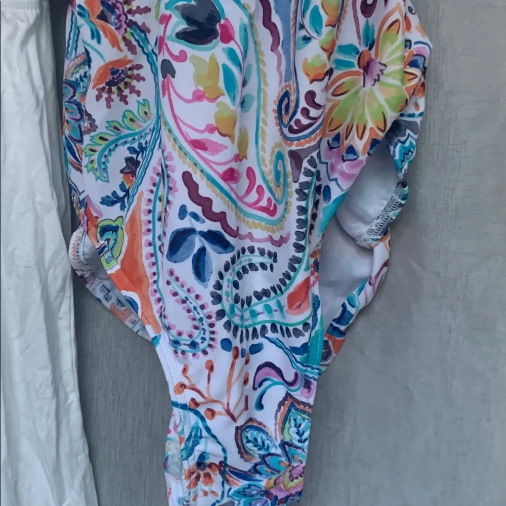 VENUS White Cover-Up with Multicolor Paisley One-Piece